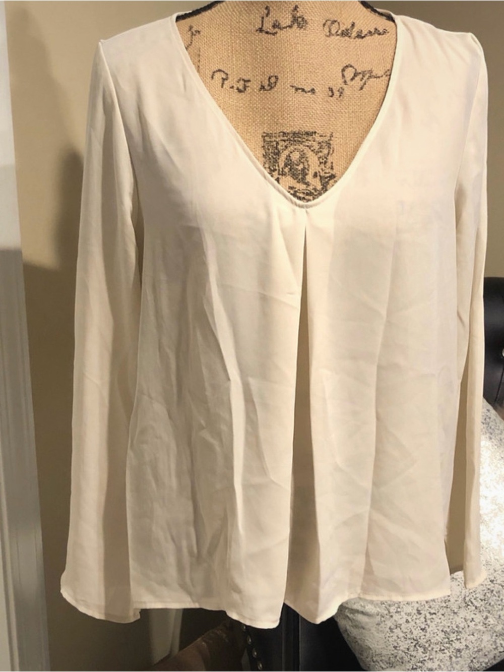 Forever 21 Cream V-Neck Long Sleeve Blouse